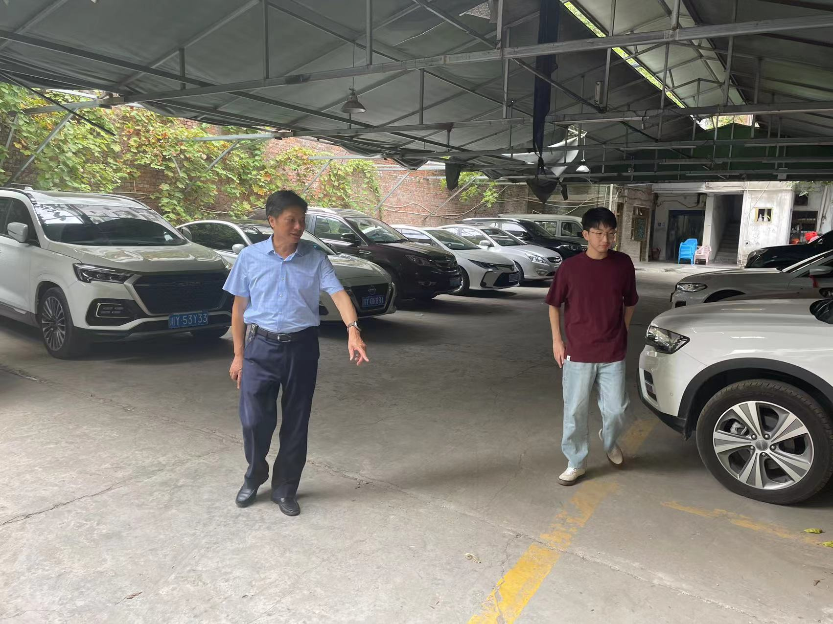 集團黨委書記、董事長許大政深入 “包?！鄙鐓^(qū)開展創(chuàng)文督導工作