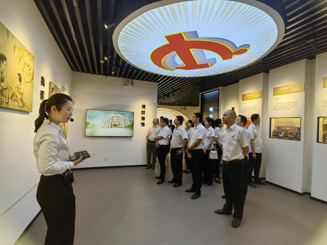 市秦巴農(nóng)擔(dān)公司開展“學(xué)習(xí)黨規(guī)黨紀(jì)、筑牢廉潔底線”黨紀(jì)學(xué)習(xí)主題黨日活動(dòng)